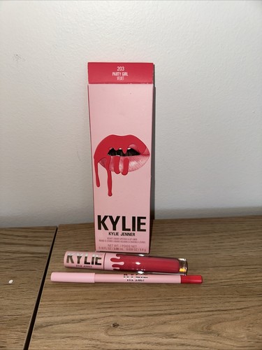 Kylie jenner velvet rossetto - velvet,