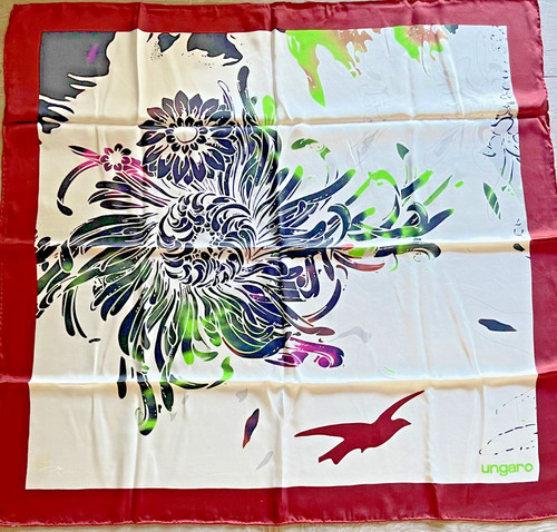 Foulard/Carré/Shawl★UNGARO?