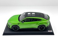 Lamborghini Urus 1/18 scale MR