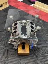 Tavolino Con Motore Mercedes 3.0 V6 Con Vetro Temprato e Legno Massello