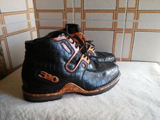 310 Motoring Brooklyn in pelle
