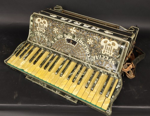 Super rare vintage accordion - rare,