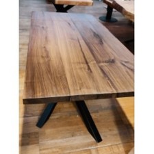 Tavolo in legno massello noce