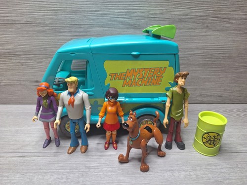 Scooby doo mystery machine - scooby,