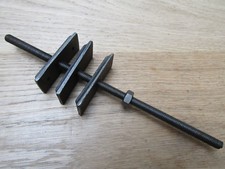 VECCHIO SUPPORTO RADIATORE RUSTICO VITTORIANO VECCHIO STILE SUPPORTO PARETE DI CONTENIMENTO SOGGIORNO