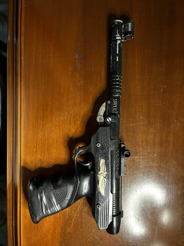 Classica pistola giocattolo