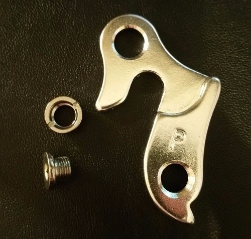 Gancio deragliatore per