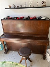 pianoforte a muro usato ben tenuto Petrof marrone con suo sgabello 