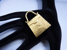 Broche Haute couture KARL LAGERFELD maison Chanel