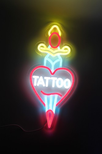 Insegna neon tatuaggio - insegna,