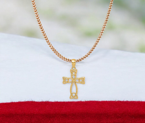 Collana con ciondolo croce