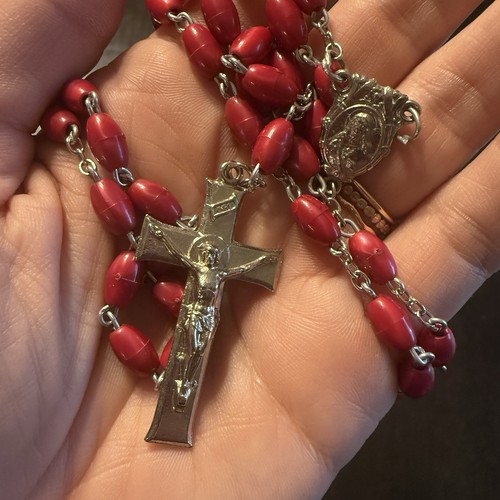 Vintage red bead catholic - red,