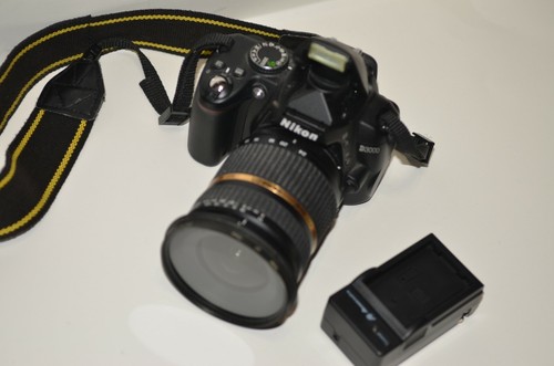 Nikon d3000 corpo con - corpo,
