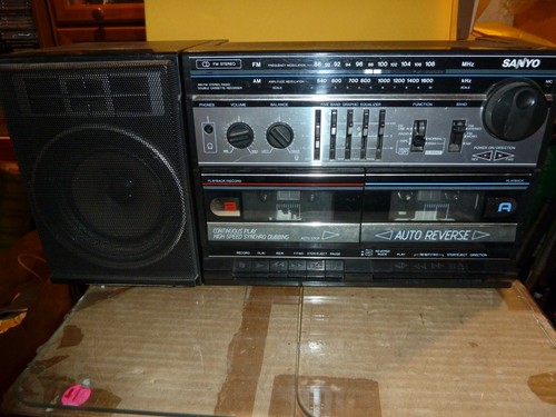 Sanyo mw228 radiocassette - sanyo,