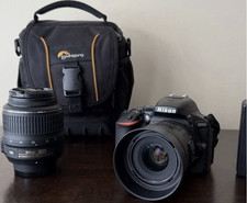 Nikon D5500 DSLR Bundle w/