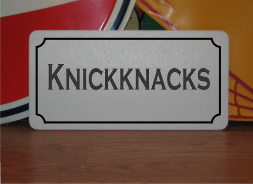 Insegna metallo knickknacks - in,