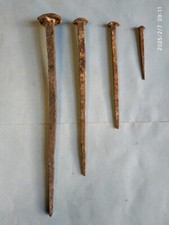 LOTTO 4 ANTICHI CHIODI IN