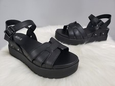 NEW WITHOUT BOX SIZE 7 - MIA