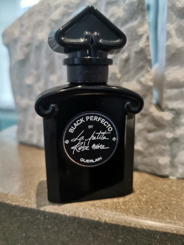 Guerlain petite robe noire - la,