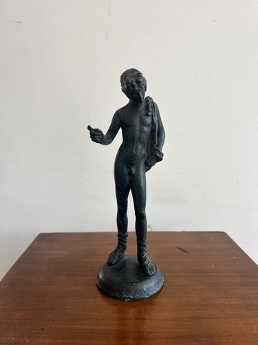 Antica scultura statua romana