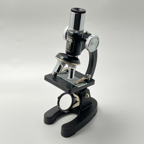 Microscopio giapponese vintage