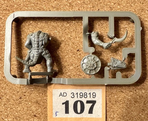 Warhammer lizardmen saurus - warhammer,