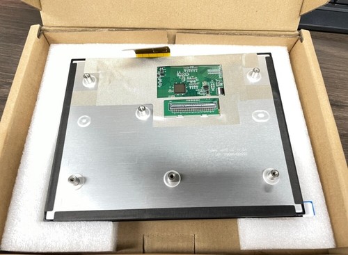 Uconnect radio - 8.4",