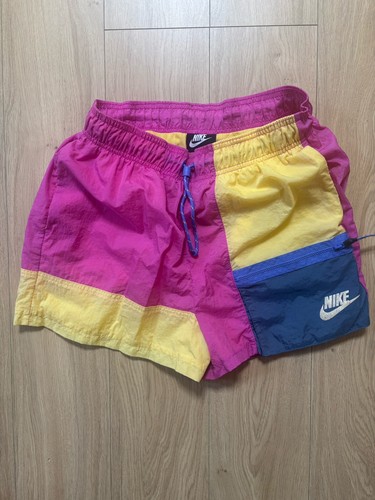 Nike sportswear icon - nike,