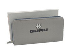 Portafoglio e carte da donna