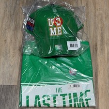 Cappello e camicia WWE