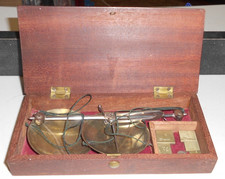 Antica bilancia per gioielli