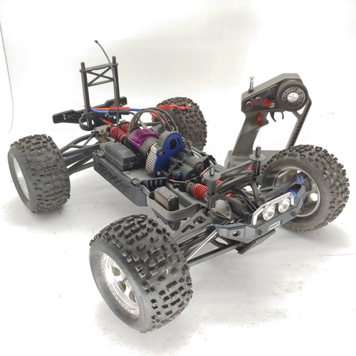 Monster truck traxxas - monster, e-revo