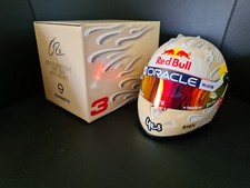 Casco Daniel Ricciardo scala