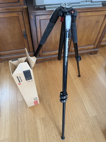Manfrotto 055 treppiede - , in