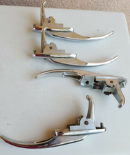 MANIGLIA  SPORTELLO DESTRO IN ZAMA CROMATA  FIAT 600E  Becco lungo