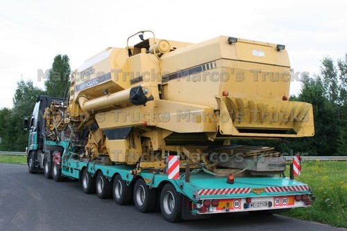 Foto camion trasportatore