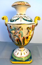 Vaso urna figurativa stile