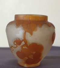 Ets GALLE, joli vase en verre