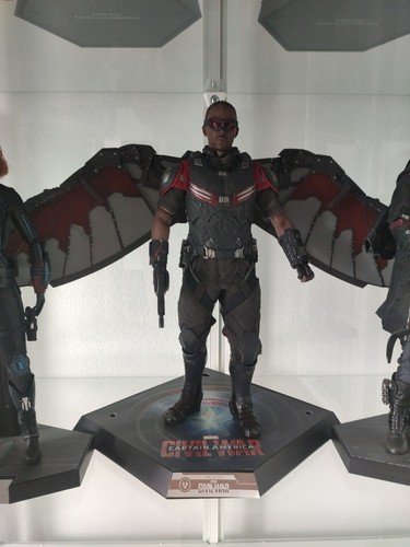 Hot toys falcon civil war - falcon,