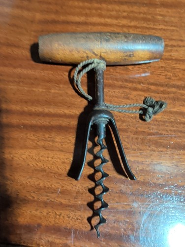 Antico cavatappi autoestraente