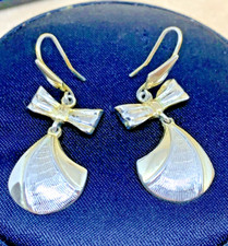 ORECCHINI VINTAGE CON FIOCCHI E  CONCHIGLIA  IN ARGENTO 925 DUE COLORI PENDENTI