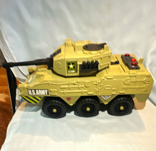 Carro armato giocattolo