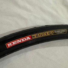 Kenda Koncept 24 x 1". (23-540) Pneumatico da corsa Junior. Nero.