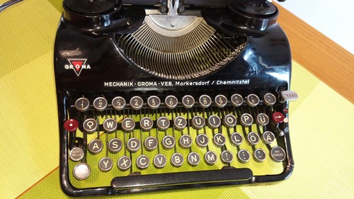 Macchina scrivere antica - da,