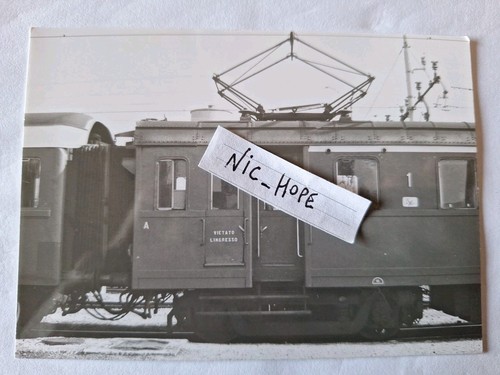 Fotografia deposito locomotive - fotografia,
