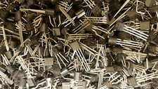 Lotto 100 transistor assortiti TO-92 componenti elettronici vari parti casuali IC