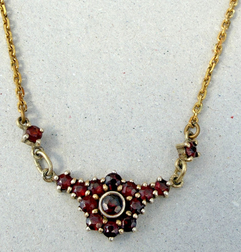 Antica collana granato