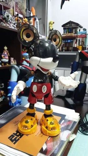 Personaggio cyborg topolino - personaggio,