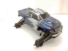FORMA RUVIDA: Traxxas Revo