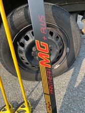 Vendo sci da fondo marca Karhu mod.Panthera MG + Plus con attacchi Salomon mod. 